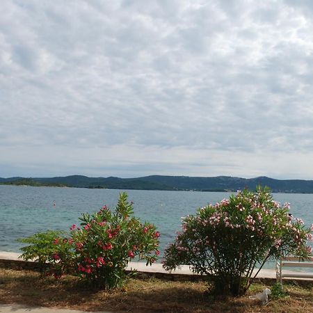 5 Meters From The Sea With Private Beach - 70M2 Colibri Sunset Apartments Sveti Petar  Kültér fotó