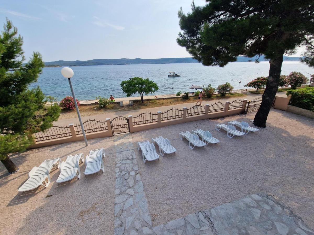 5 Meters From The Sea With Private Beach - 70M2 Colibri Sunset Apartments Sveti Petar  Kültér fotó